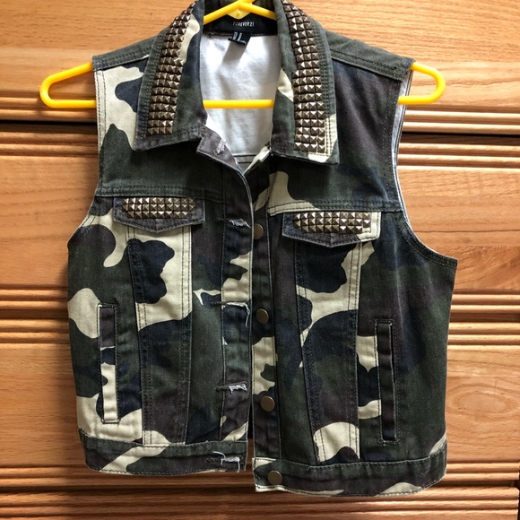 Army Camo Vest Forever 21 - Picture 2 of 4